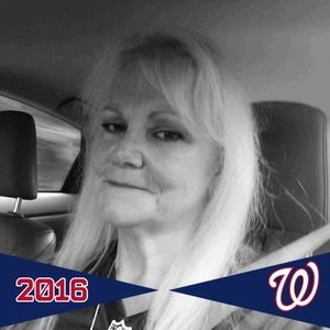 Meet your Posher, Lorie